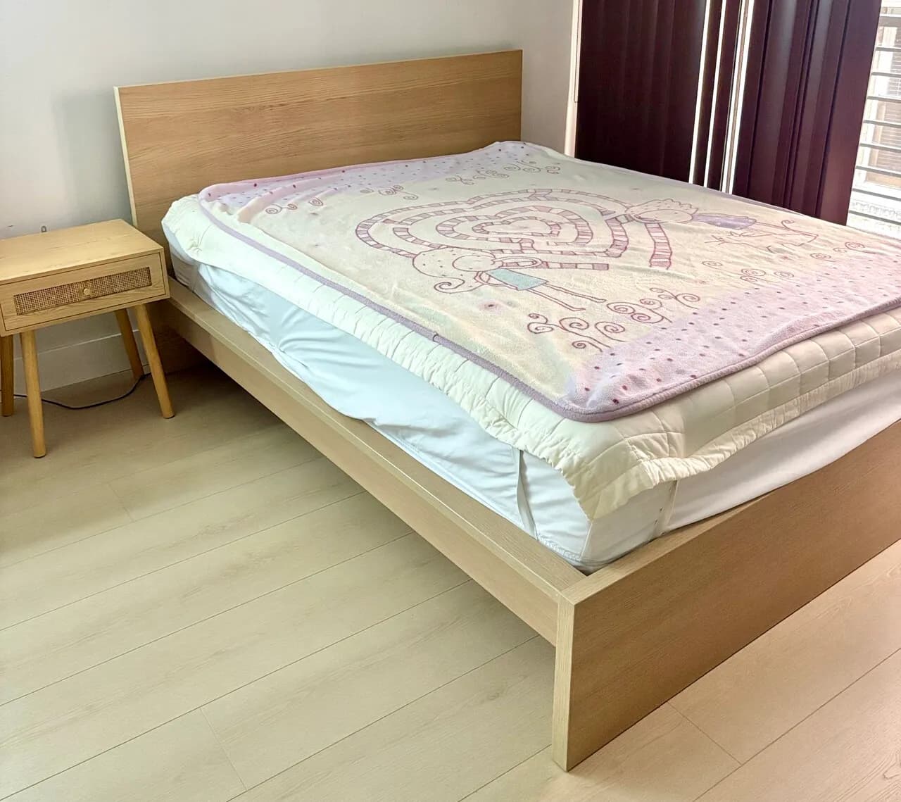 Queen size bed frame + nightstand 퀸 사이즈 침대 프레임과 나이트스탠드
					가구
					Los Angeles Koreatown