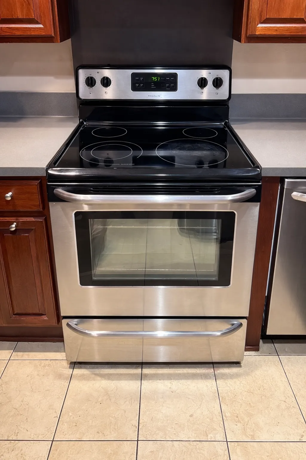 Electric cooktop + oven Combo moving sale
					전자/가전
					Hacienda Heights
