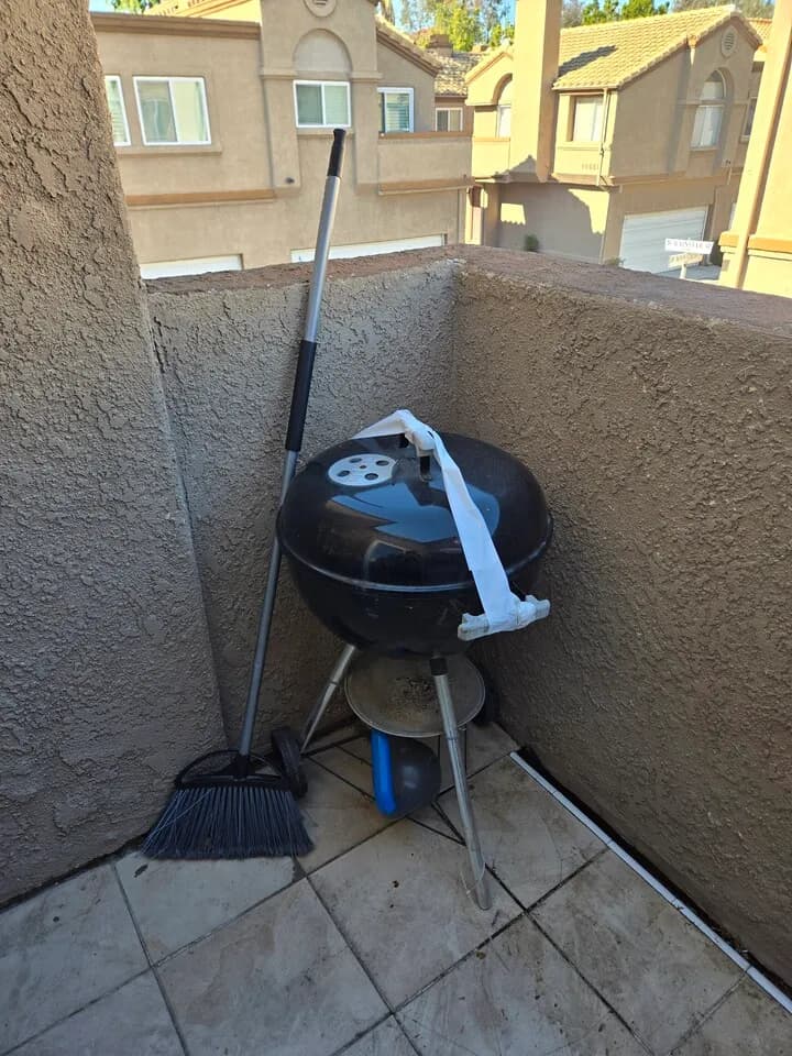 냉동고 그리고 바비큐 그릴 무료
					무빙세일
					Chinohills