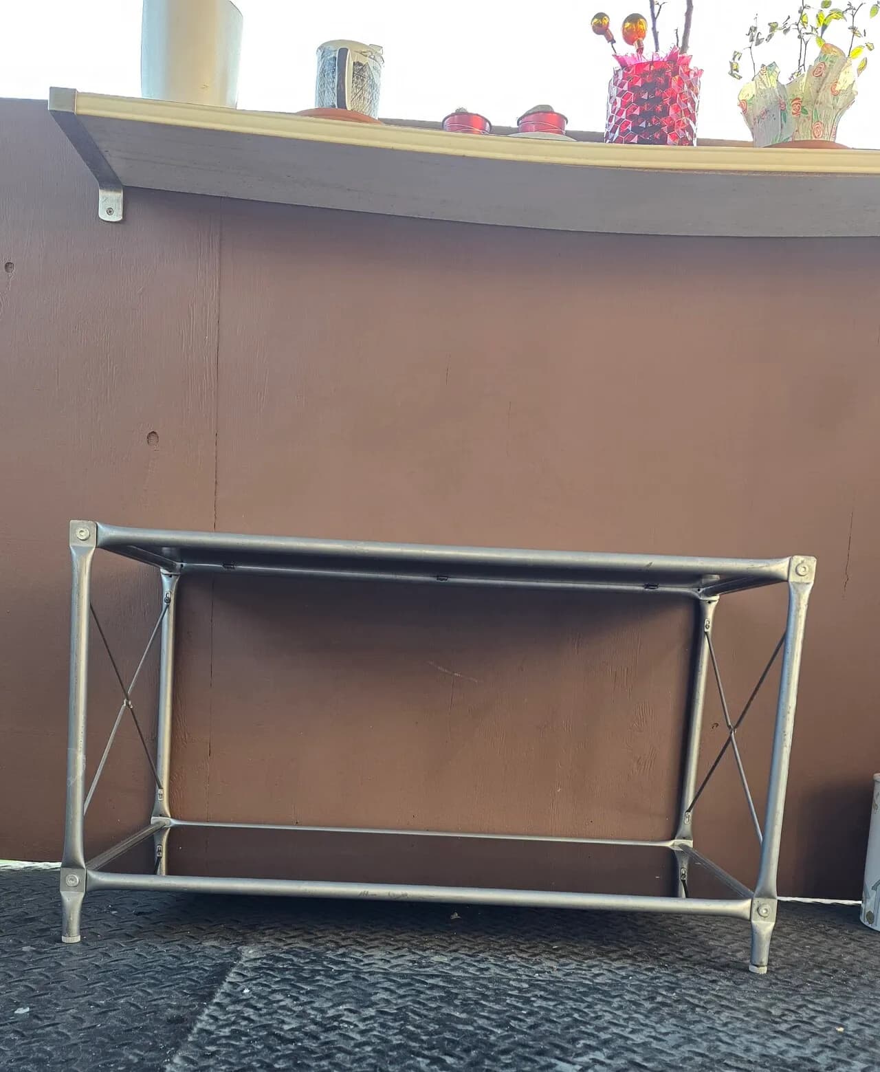 2단 선반 (1.4F 2.8F 1.7F)
					무빙세일
					Los Angeles