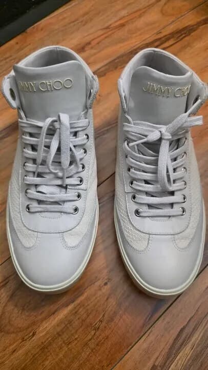 JIMMY CHOO 남자 미드탑 스니커즈 팔아요
					의류/패션
					LA