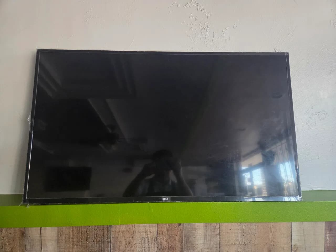 LG 43 TV $30
					무빙세일
					Los Angeles Or Orange County
