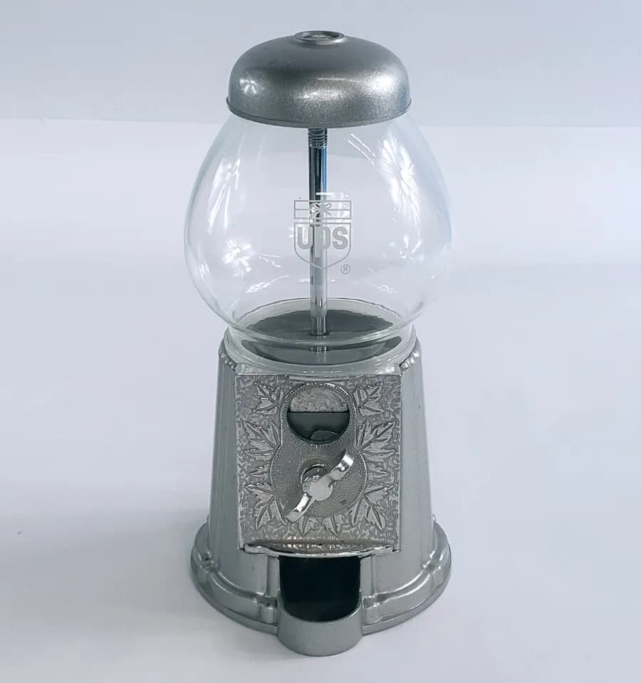 Gumball Machine. Cookie Cutters. LED Mood Light
					무빙세일
					Los Angeles