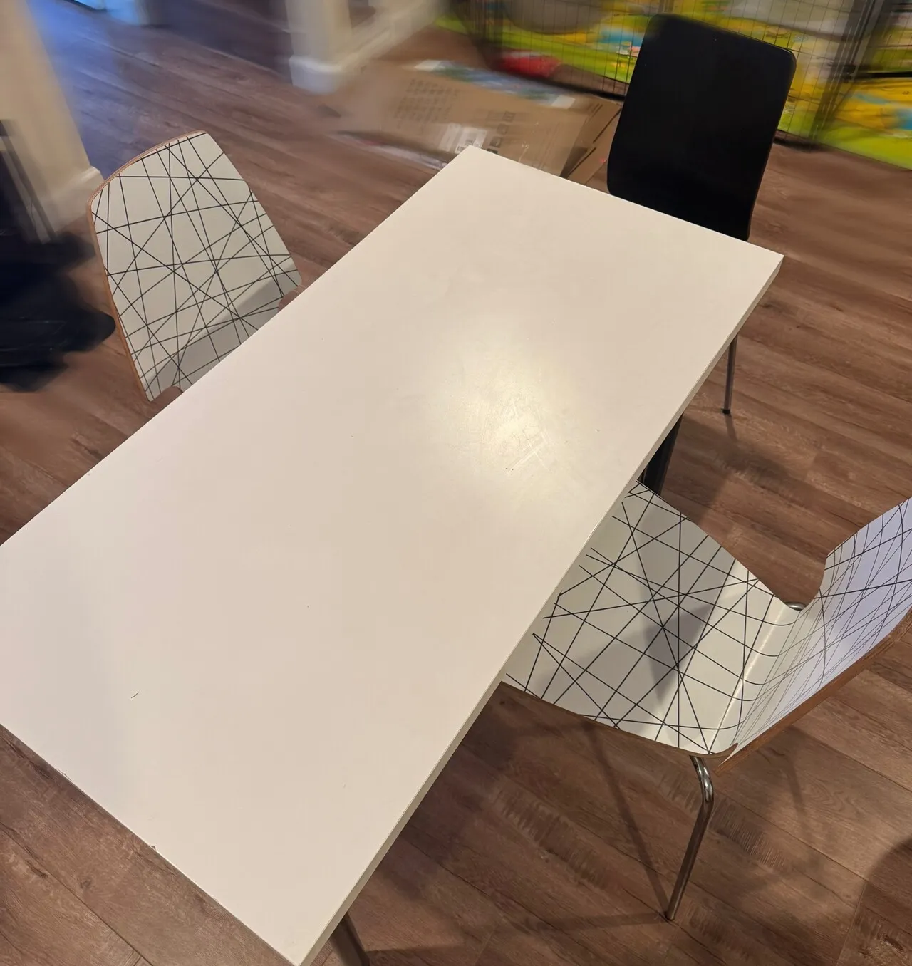 무빙세일 - Ikea desk & chairs (3)
					무빙세일
					Downey