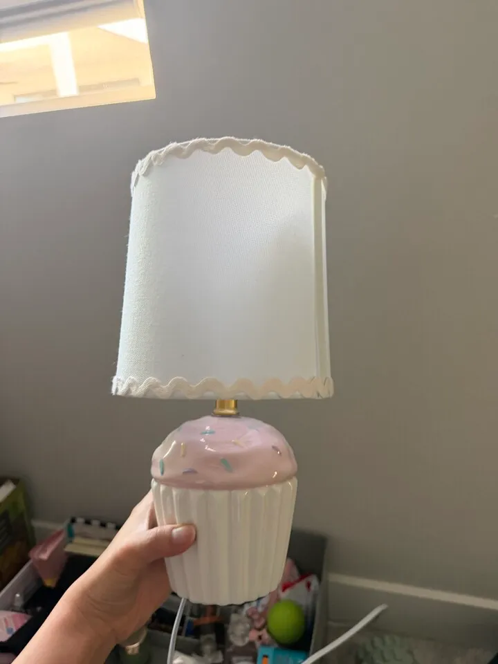 초귀여운 컵케이크 무드등/스탠드 (상태 최상)
					전자/가전
					Torrance