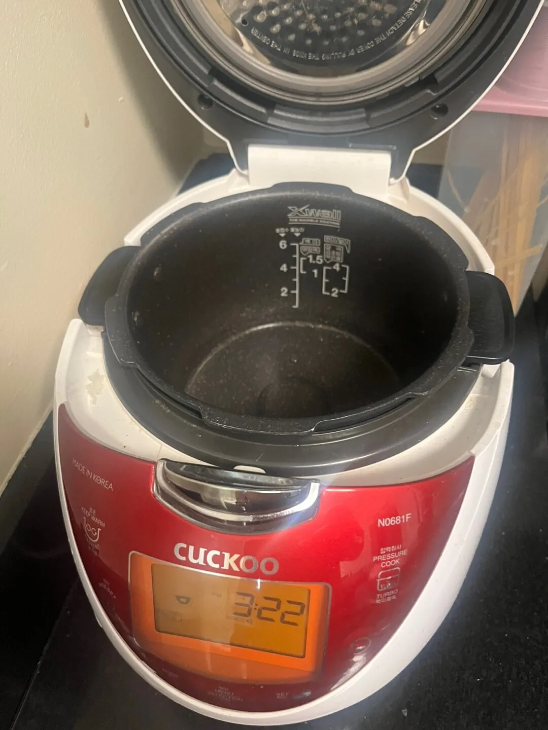 쿠쿠 압력밥솥
					무빙세일
					Los Angeles