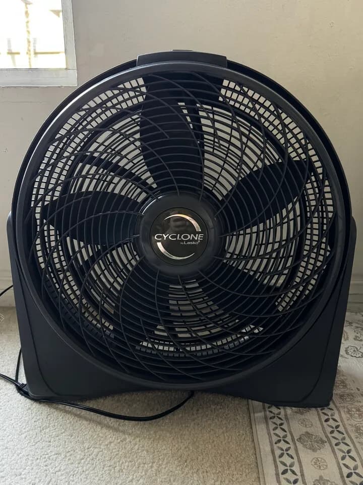 20인치 큰 선풍기 20불
					전자/가전
					Los Angeles