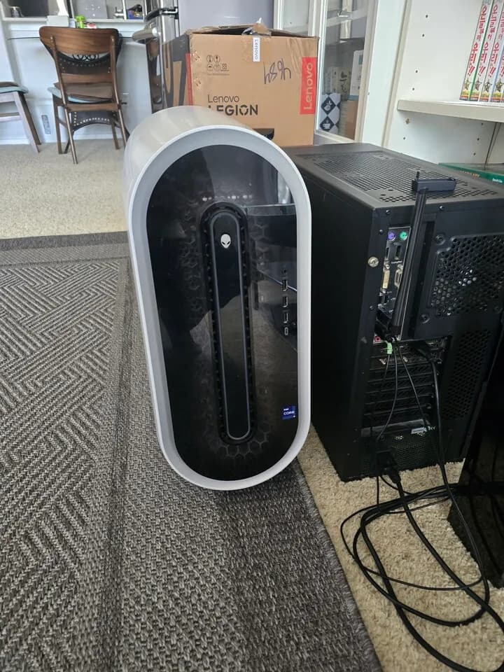 게이밍 pc팝니다
					전자/가전
					Canyon Country