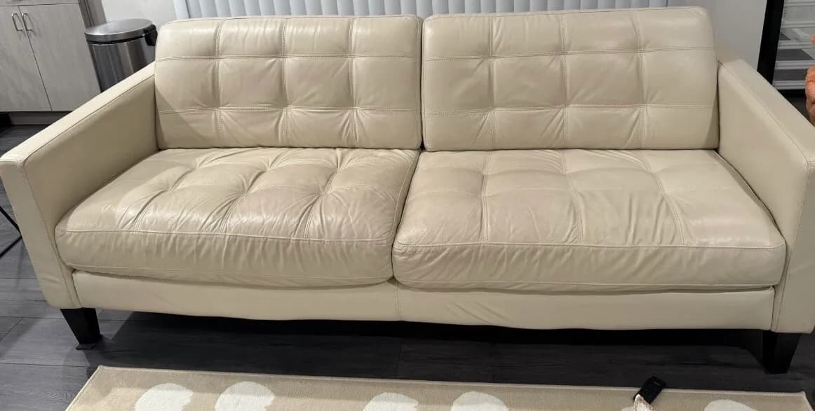 가죽쇼파 팝니다.
					가구
					Los Angeles