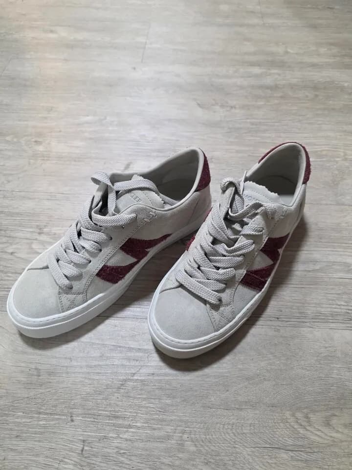 몽클레어 스니커즈 남녀 공용
					의류/패션
					한인타운