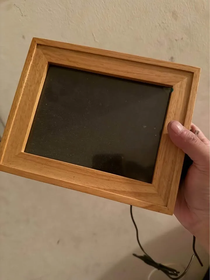 New digital picture frame. No box
					무빙세일
					Koreatown