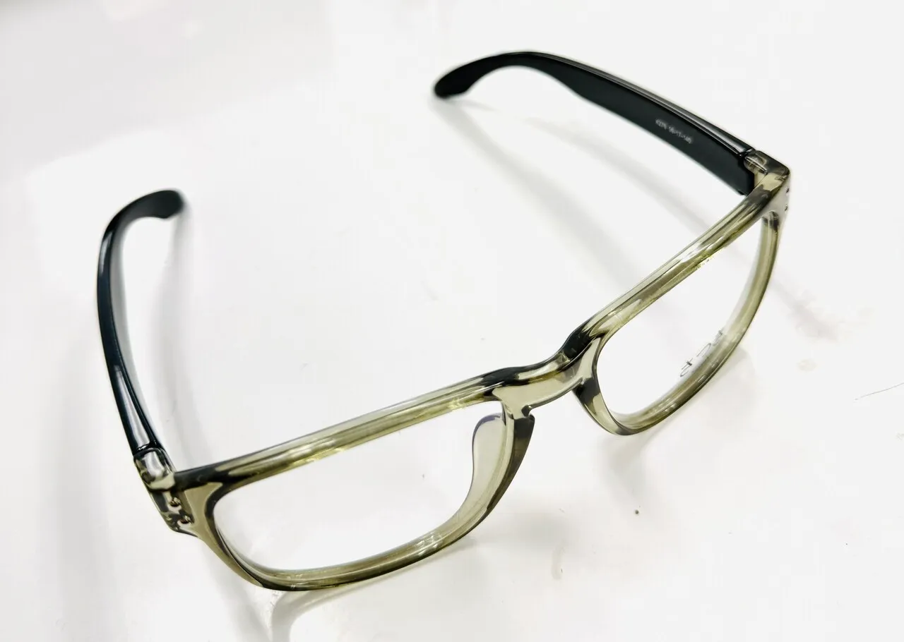 안경마을에서 안경테와 안경렌즈 저렴한 가격판매
					의류/패션
					Los Angeles