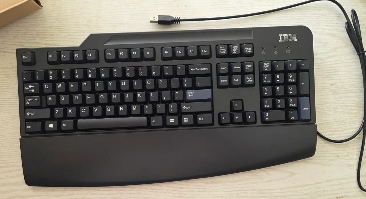 새것 정품 IBM Keyboard FRU 94Y6050 Black USB 키보드
					전자/가전
					Gardena