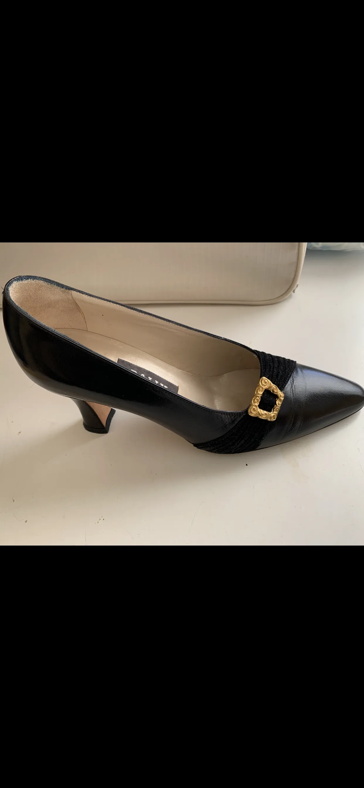 발리 구두 (가격내림)
					의류/패션
					Los Angeles