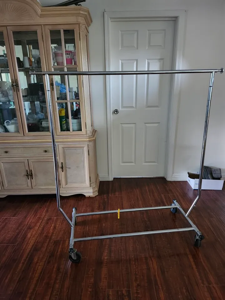 옷걸이 행거
					가구
					Garden Grove