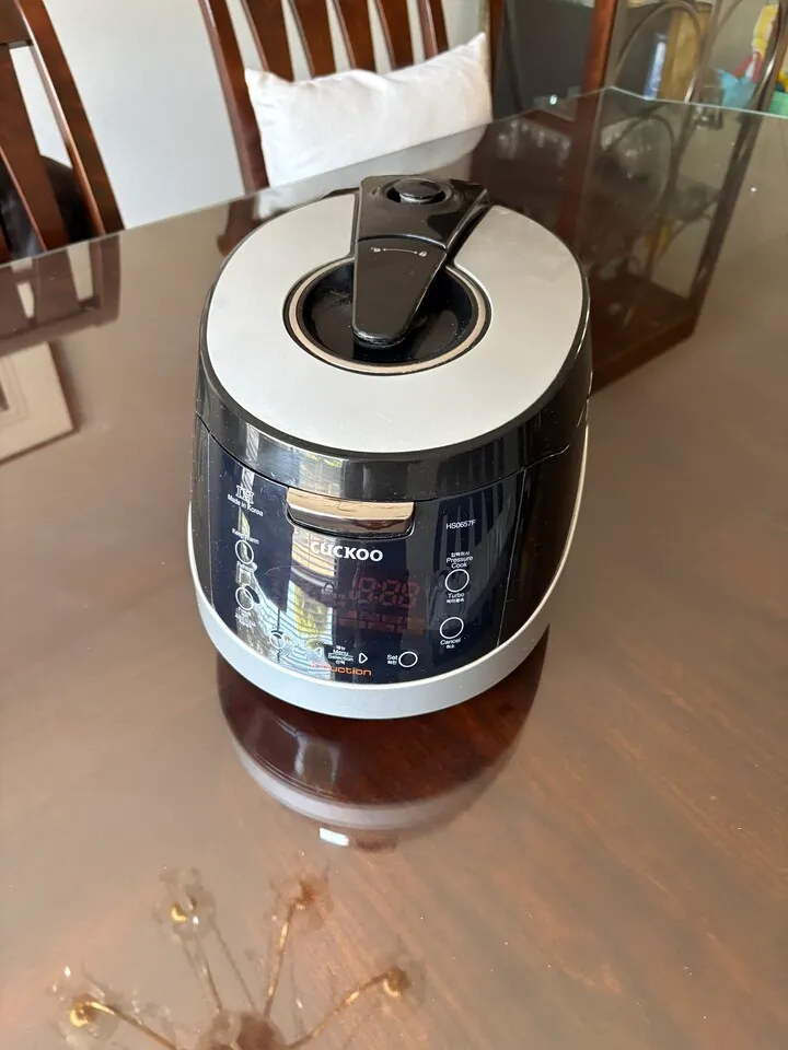 쿠쿠 압력 밥솥
					전자/가전
					세리토스