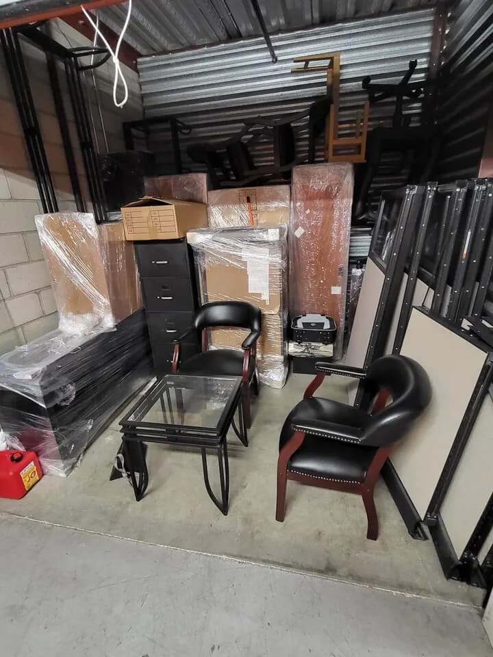 사무실 가구일체 정리세일
					무빙세일
					La Habra