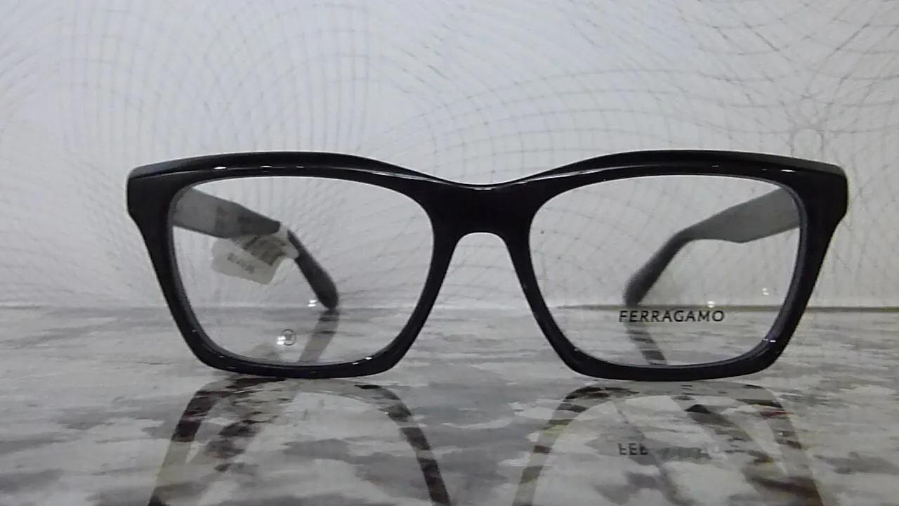 NEW-ITALY-FERRAGAMO-BLACK- 안 경 테
					의류/패션
					Los Angeles