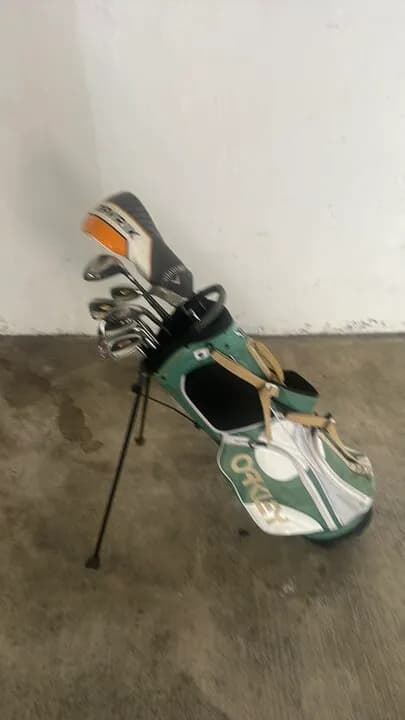 타이틀리스트 아이언셋트 드라이버 퍼터 가방 포함
					무빙세일
					Pasadena