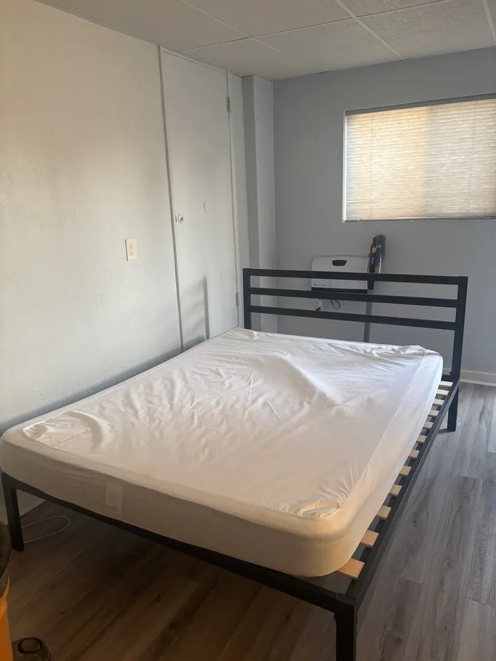 침대 팝니다
					무빙세일
					Brea