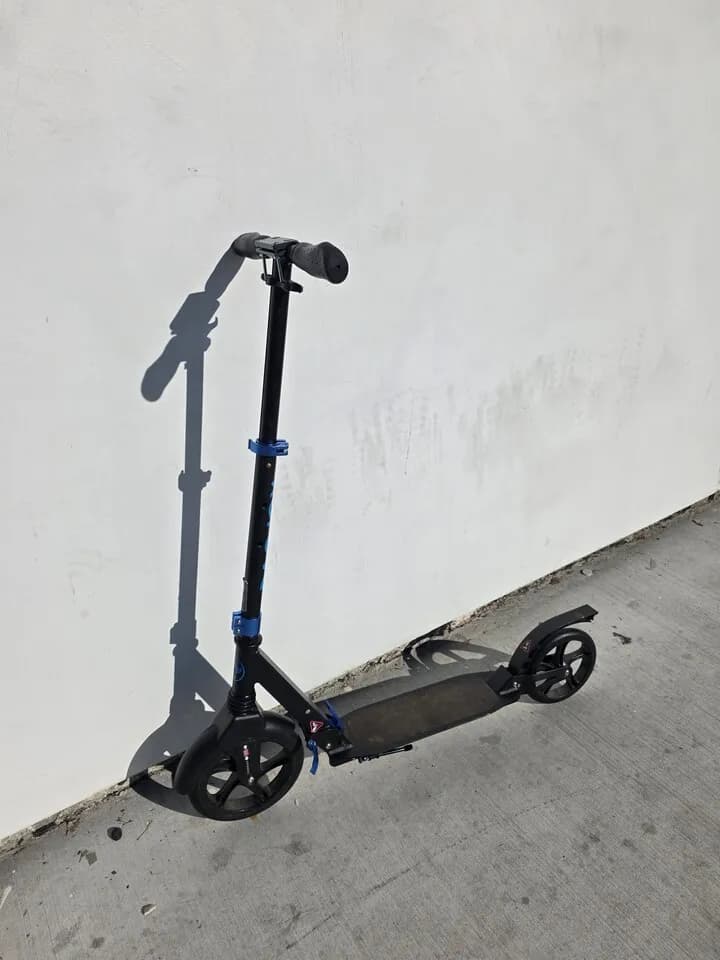 일반 스쿠터 Scooter 팔아요
					운동/건강
					Los Angeles