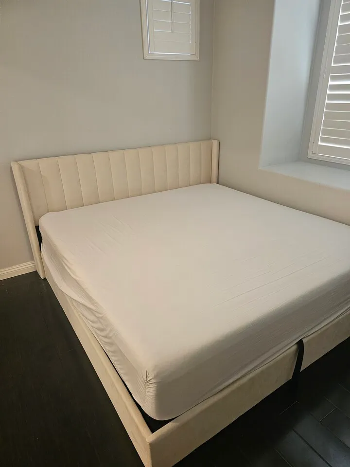 Lift Up King Size Storage Bed & Mattress
					가구
					Buena Park