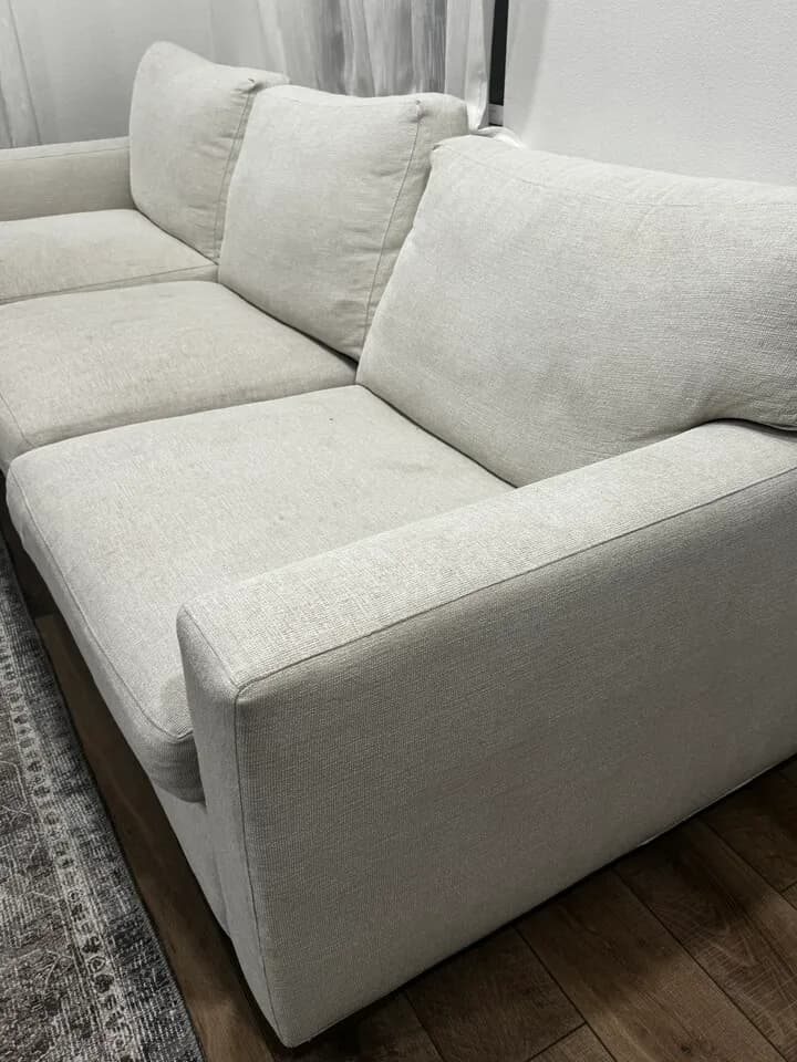 Crate & Barrel 소파 (얼바인 픽업 only)
					가구
					Irvine