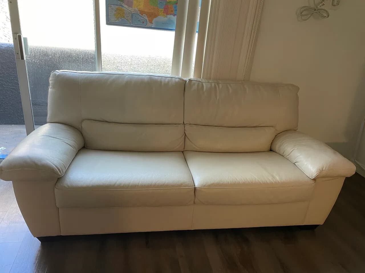 쇼파
					무빙세일
					Los Angeles