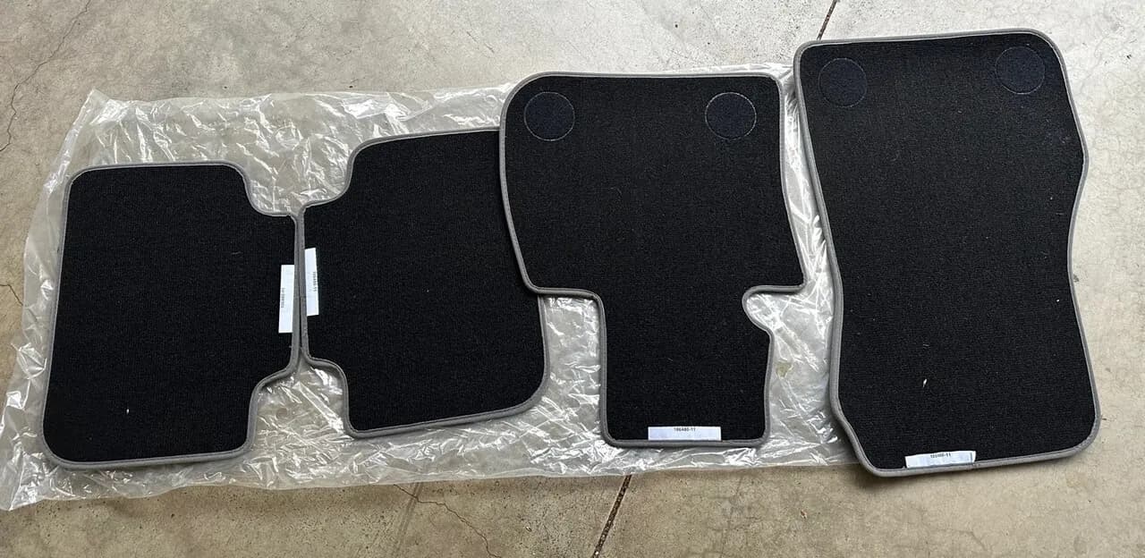 USED 2021 BMW X1 카펫(4pcs) 포함 악세사리 팝니다.
					기타
					Torrance