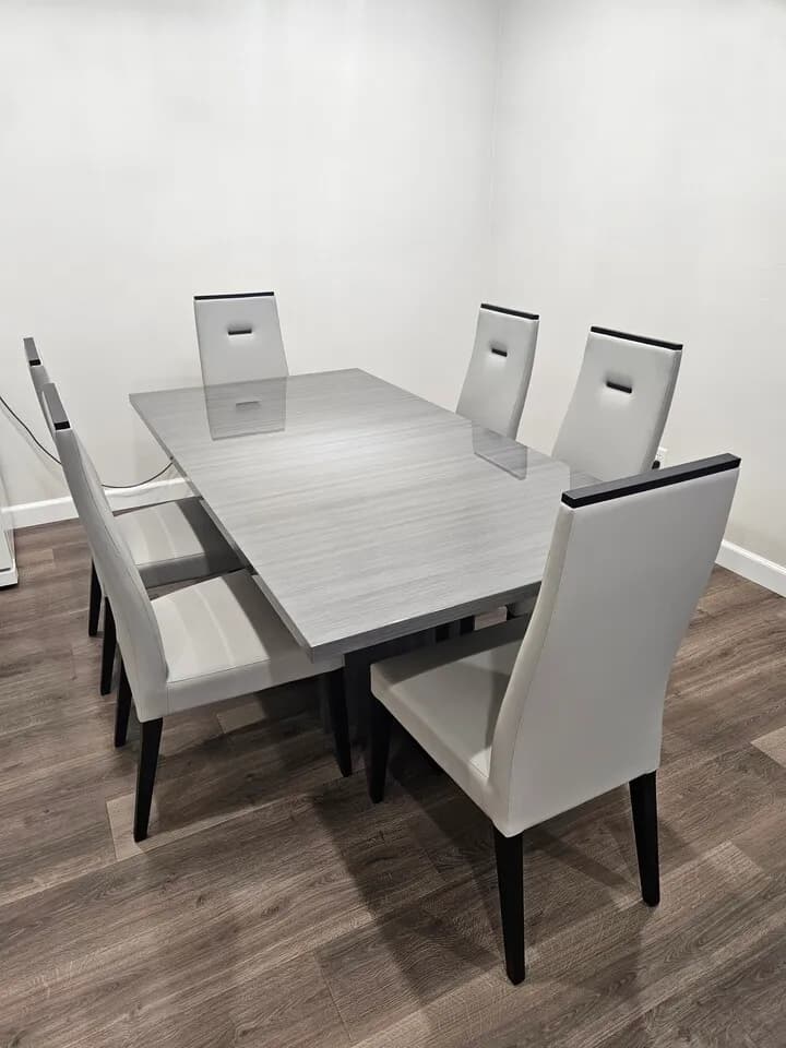 식탁
					가구
					Fullerton