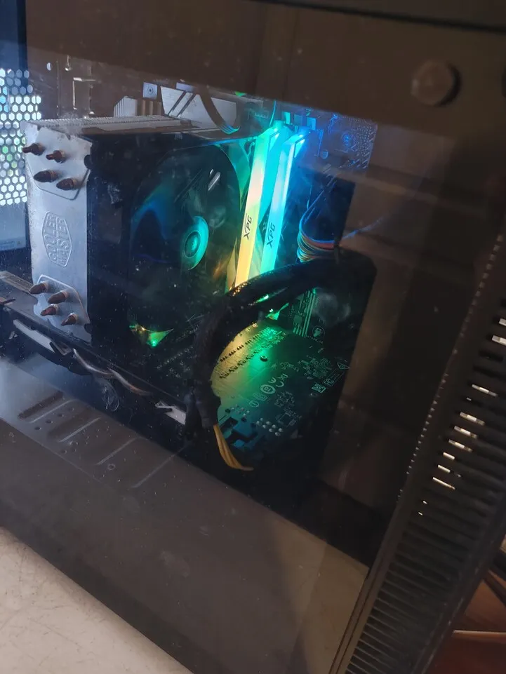 게이밍 컴퓨터 판매합니다
					전자/가전
					Los Angeles