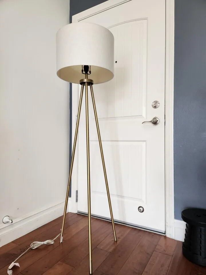 깨끗한 스탠드 가져가세요
					무빙세일
					Los Angeles