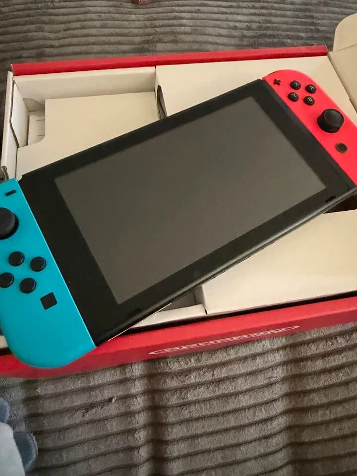 Nintendo Switch 1
					전자/가전
					Alhambra