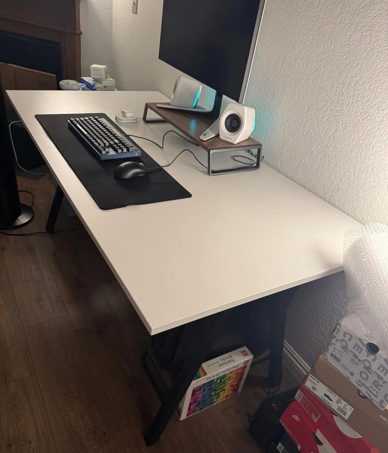 IKEA TROTTEN Desk - White (63 x 31 1/2) 판매합니다
					무빙세일
					Los Angeles