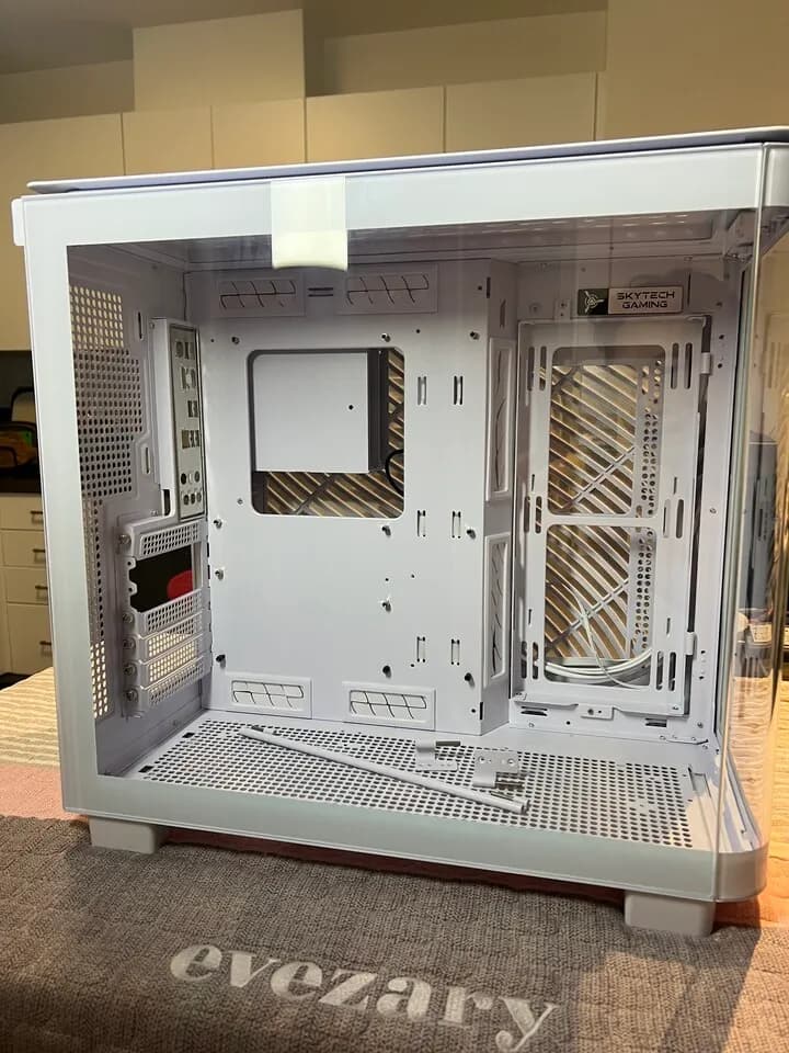 NEW 예쁜유리게이밍케이스와 CPU쿨러 싸게팝니다
					전자/가전
					플러튼