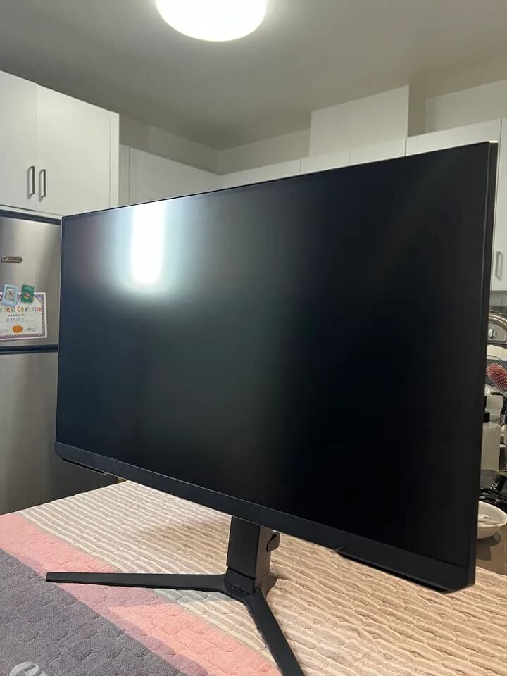 SAMSUNG G3 27인치 144HZ 1MS 게이밍모니터입니다
					전자/가전
					플러튼