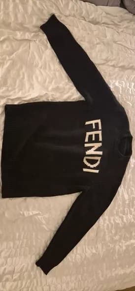 dior, ami, sandro
					의류/패션
					Los Angeles