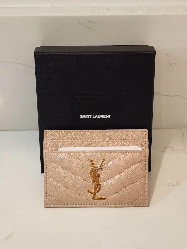 (NEW) YSL 카드홀더
					의류/패션
					Los Angeles