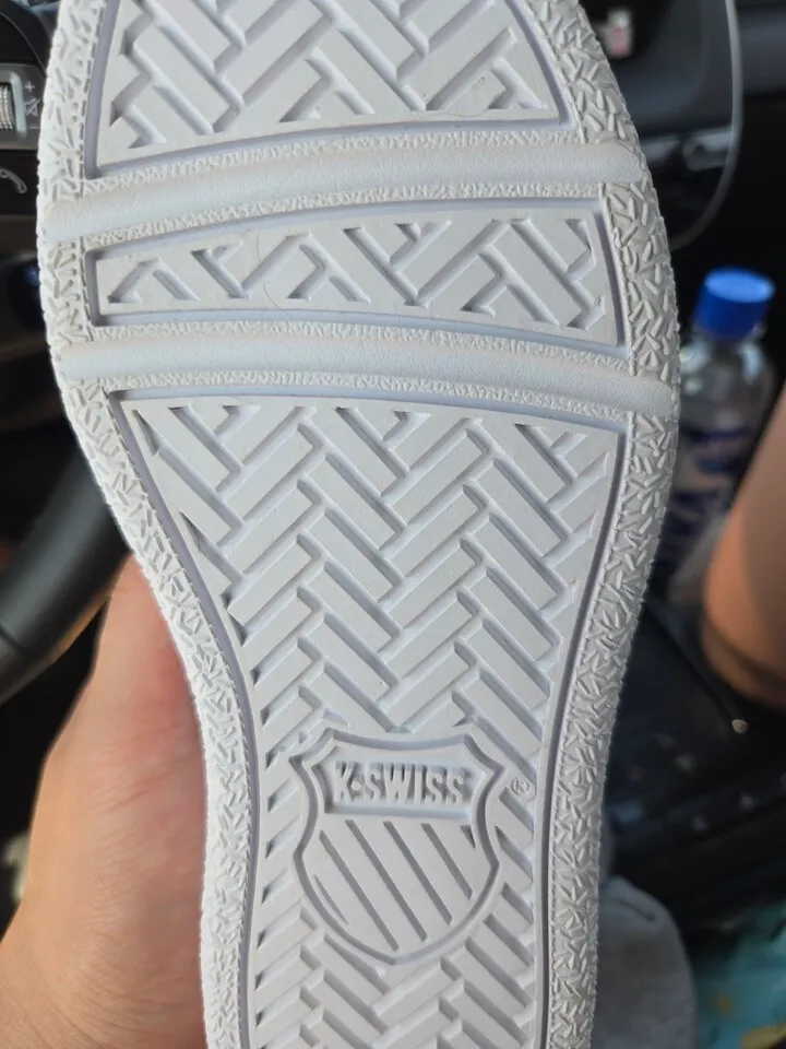 kswiss 여자 아이 신발 사이즈 5
					의류/패션
					Brea