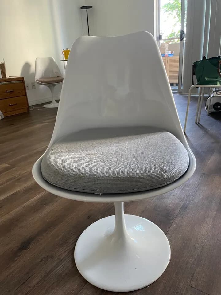 튤립의자, 의자 등 $10-$30 모두 팝니다
					무빙세일
					엘에이