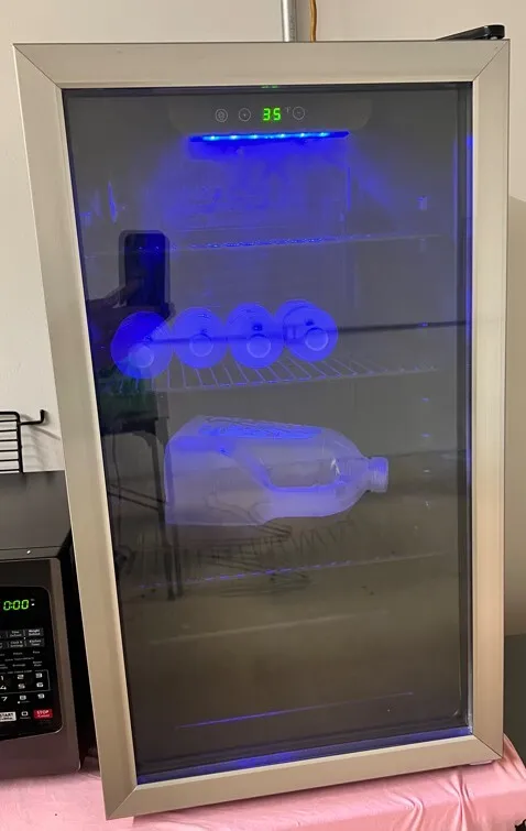 미니 음료 냉장고 (거의 새제품)
					전자/가전
					Los Angeles