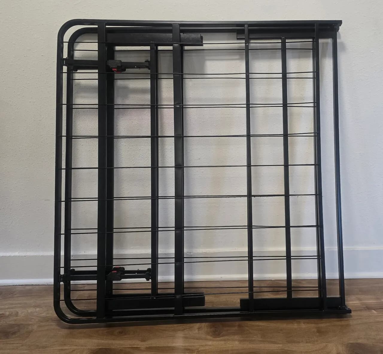 접이식 철 싱글침대 프레임 (메트 원하시면 같이 드려요)
					무빙세일
					Los Angeles