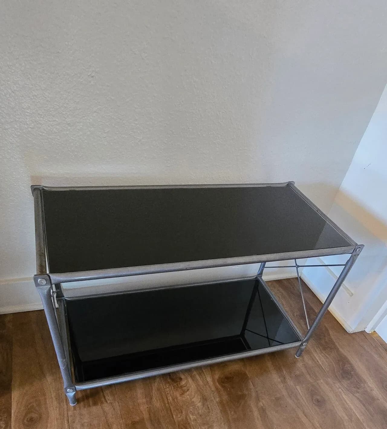 2단 선반 (1.4F 2.8F 1.7F)
					무빙세일
					Los Angeles