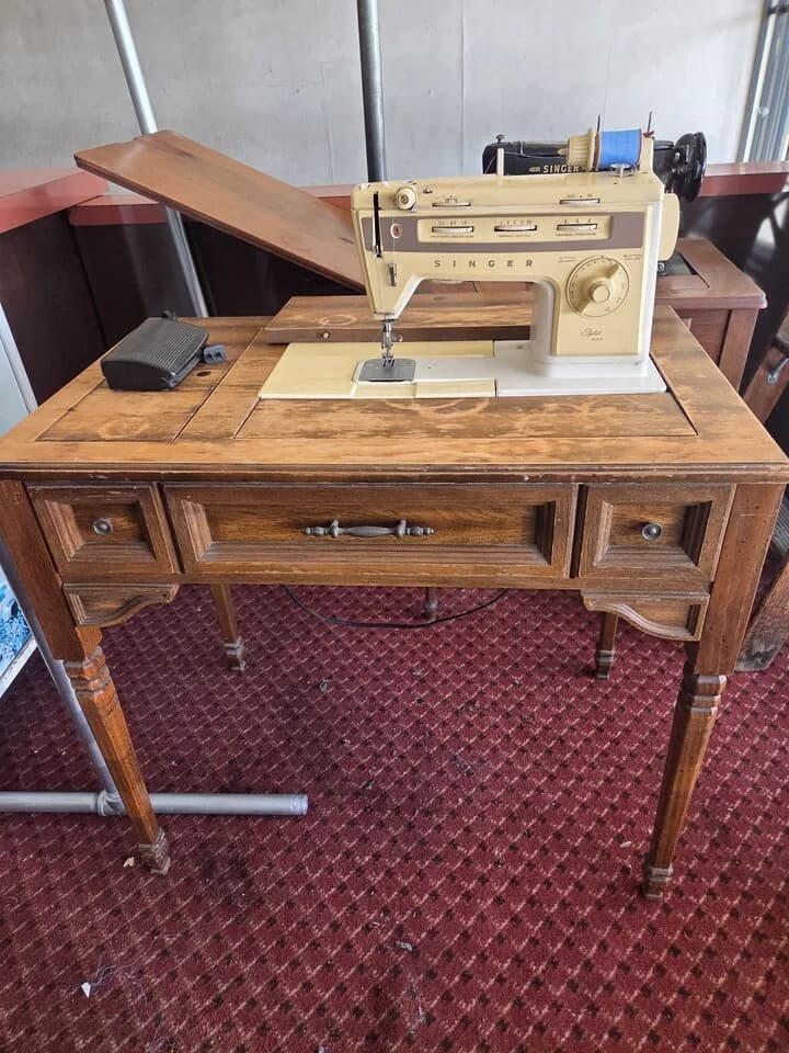 빈티지 재봉틀
					무빙세일
					Los Angeles