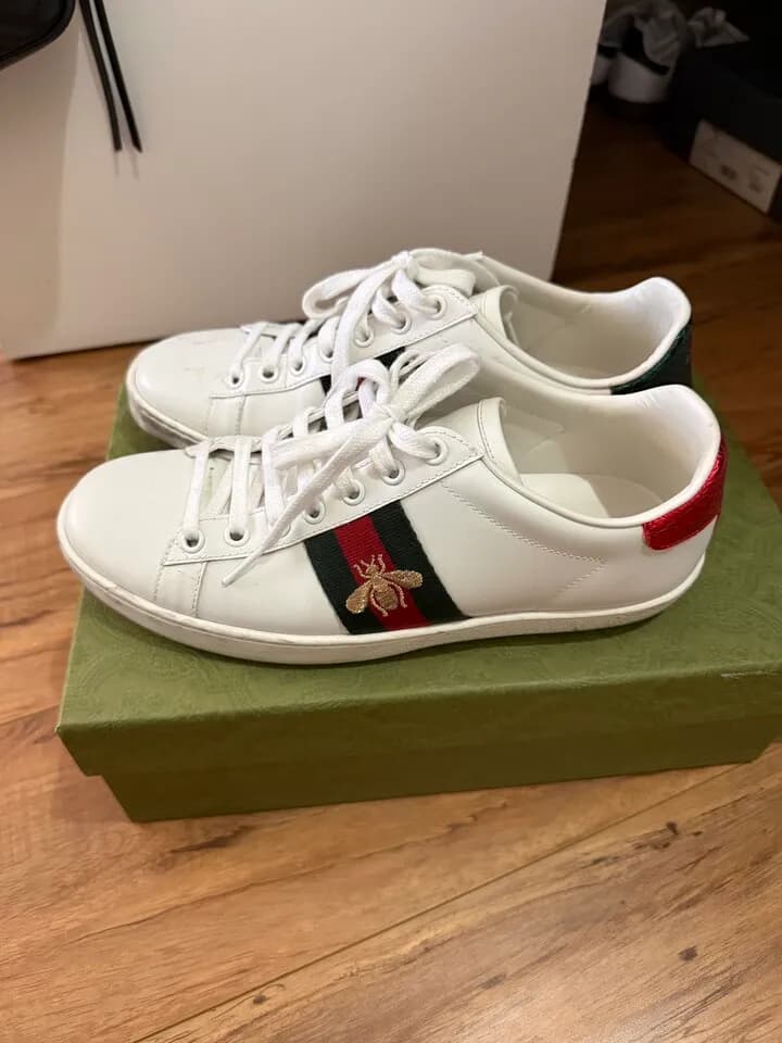 Gucci, Chanel shoes
					의류/패션
					Santa Monica