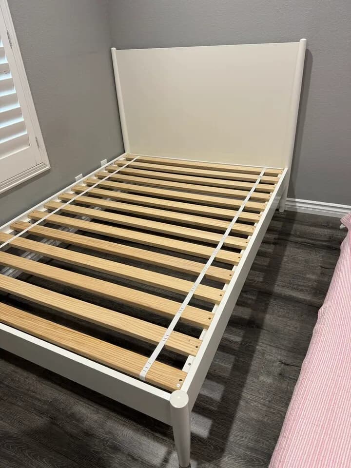 Westelm Mid-Century Bed full size
					가구
					La Crescenta-montrose