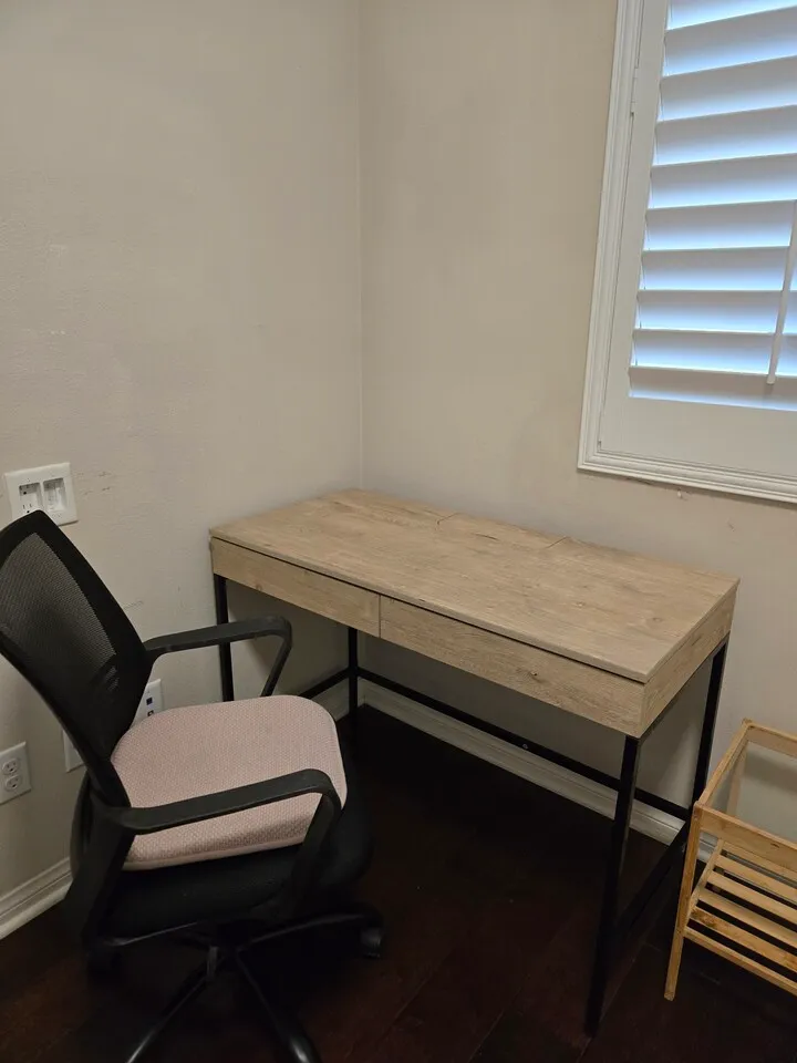 무빙세일 책상 침대 Twin size Frame
					무빙세일
					Anaheim