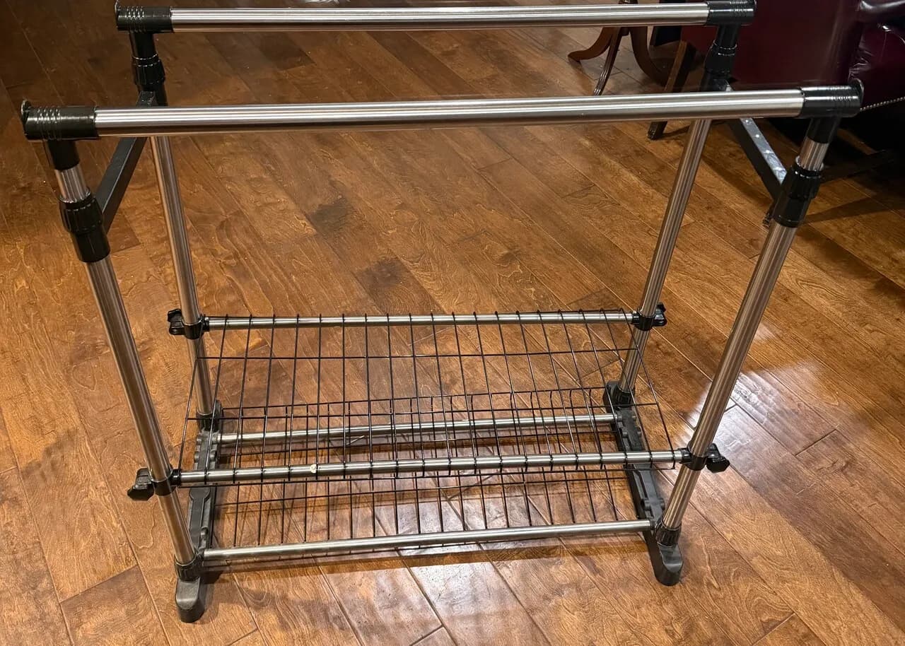 이단 행어
					무빙세일
					Los Angeles