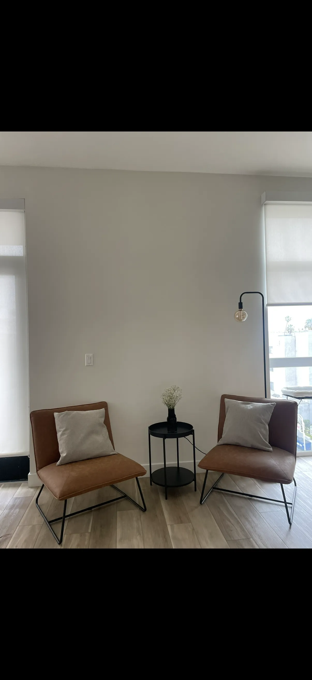 액센트 체어팝니다
					무빙세일
					La Habra