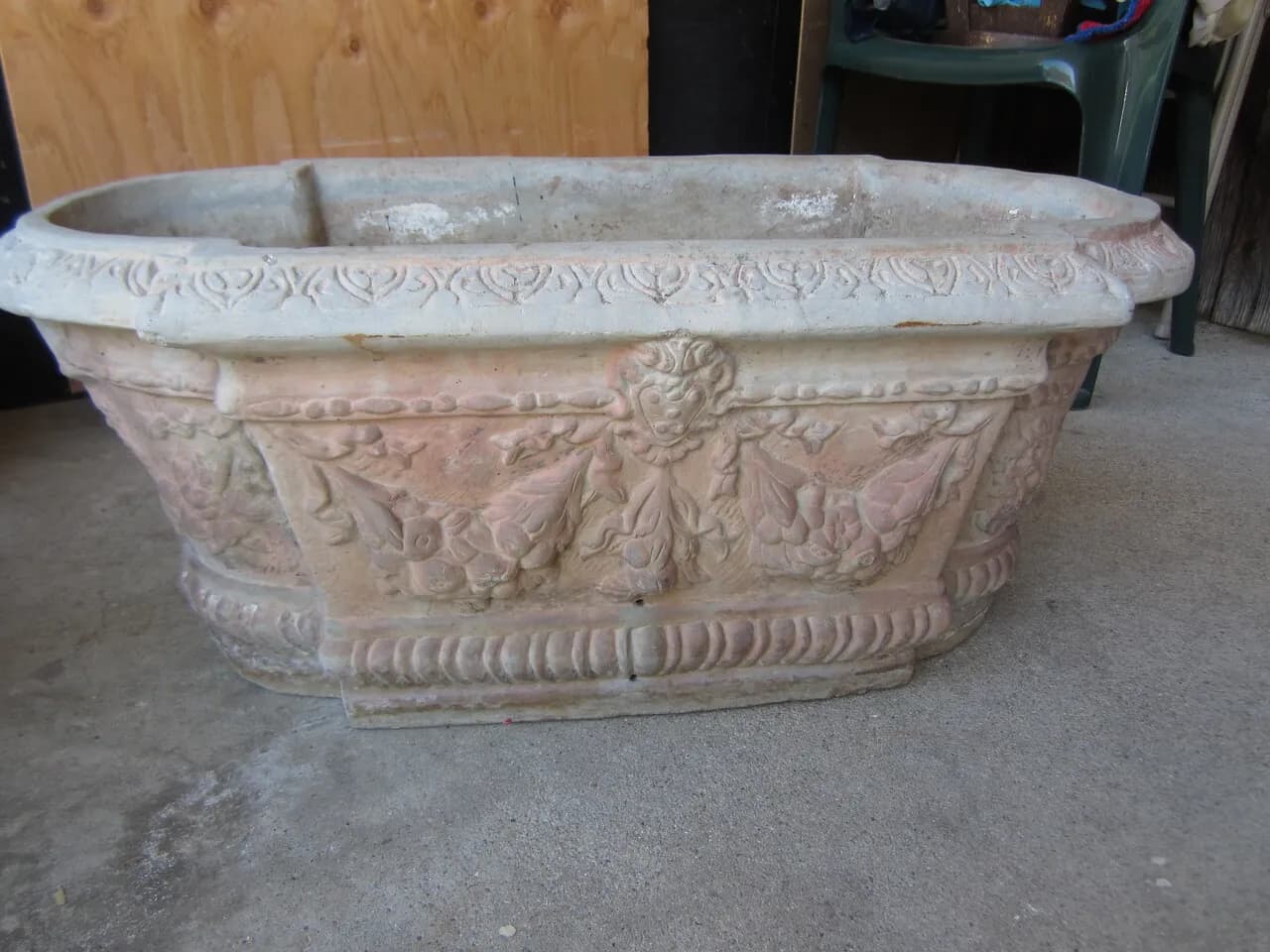 잘 생긴 대형 화분
					무빙세일
					Los Angeles